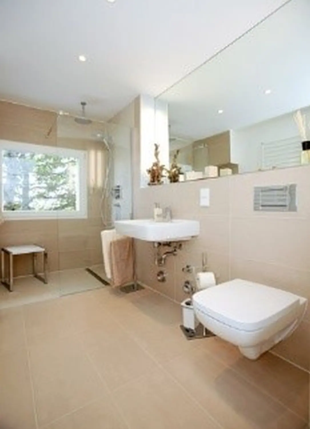 Sascha Stivic - Badezimmer nach der Renovierung